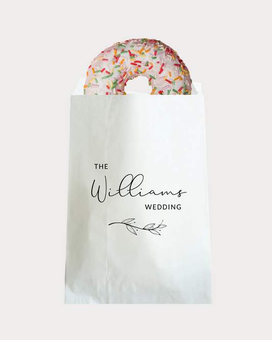 Personalized wedding party gift bags. Looking for minimalist thank you bags with a one of a kind design where your guests will appreciate the sweet reminder? We've got exactly what you're looking for! These white party bags are grease-resistant, durable and food safe.