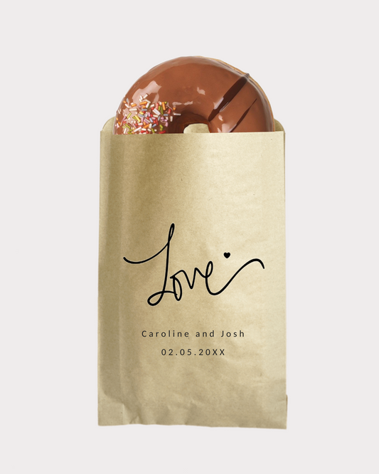 Personalized wedding party gifts bags with a minimalist writing "LOVE" to thank your loved ones for celebrating a special day with you! Perfect for wedding favors, thank you gifts, handmade gifts, and more. Available in kraft brown color - 5x8" and 6x9" sizes.