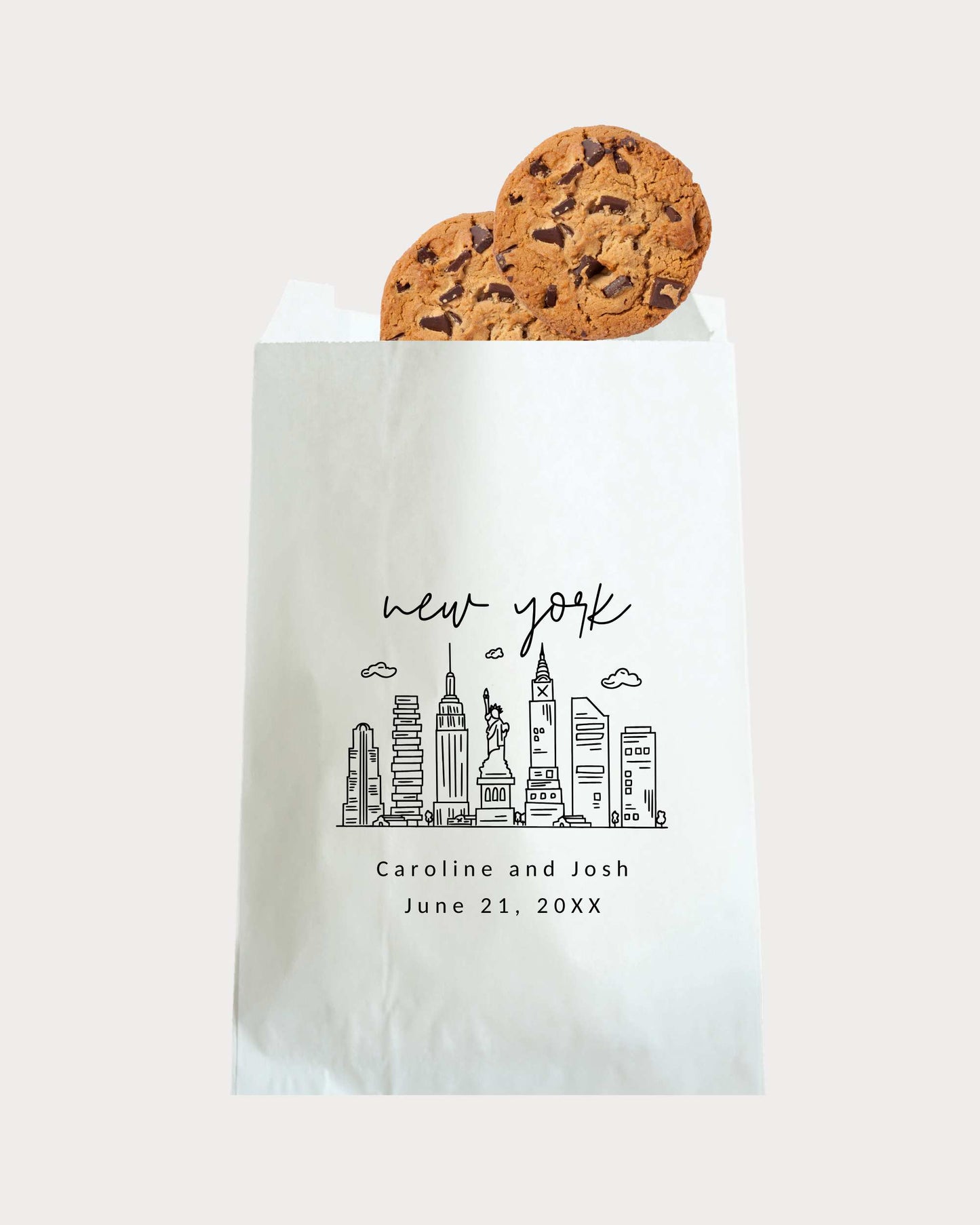 Looking for minimalist personalized party favor bags? Laser printed New York skyline with personalized name and/or message. These make great thank you favors, adding a nice touch to your wedding!
They're perfect for cookies, baked goods, popcorn and many, many more!